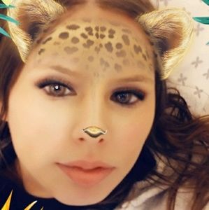 Meet your Posher, Felicia